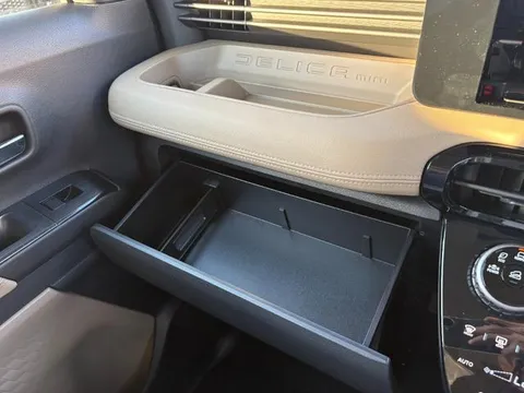 Mitsubishi Delica Mini