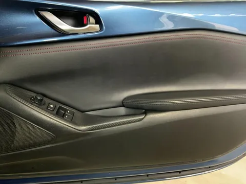 Mazda MX-5 (Roadster)