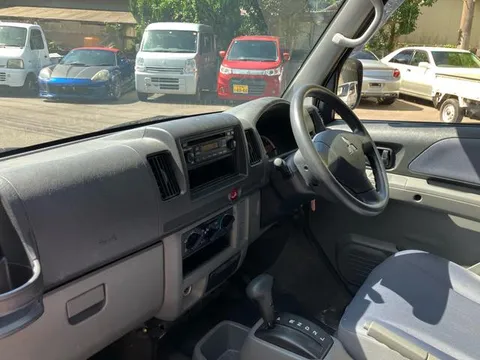 Mitsubishi Minicab Van