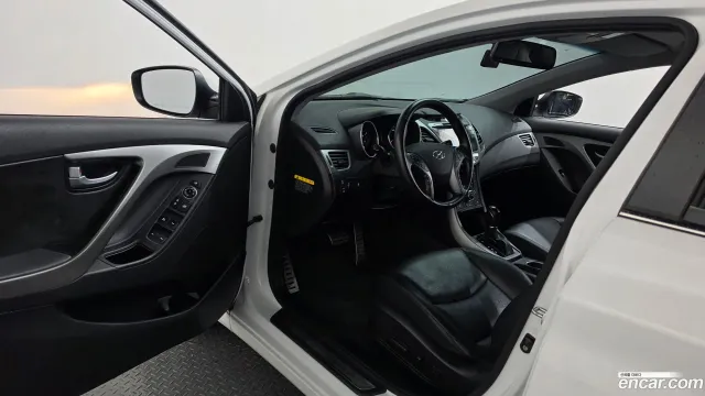Hyundai Elantra (Avante)