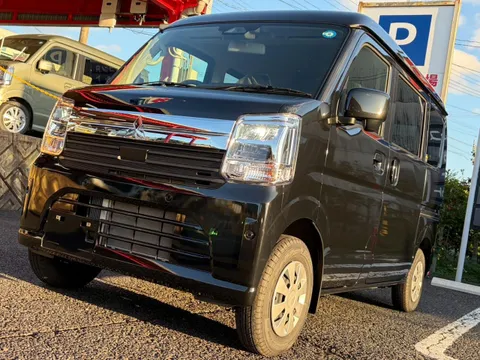 Mitsubishi Minicab Van