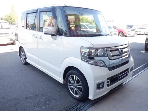 Honda N-BOX Custom