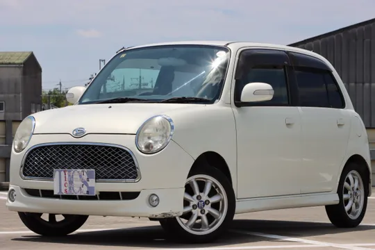 Daihatsu Mira Gino