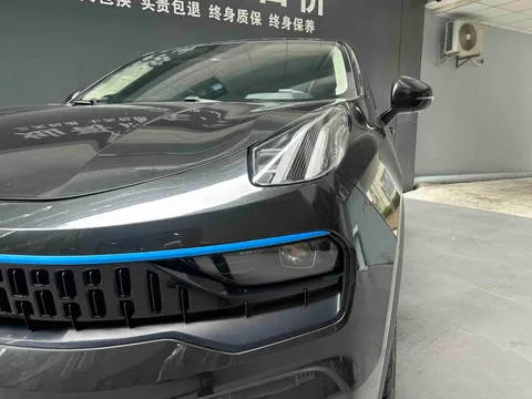 Lynk & Co 05