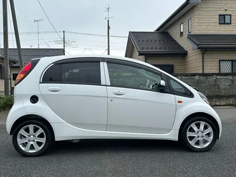 Mitsubishi I