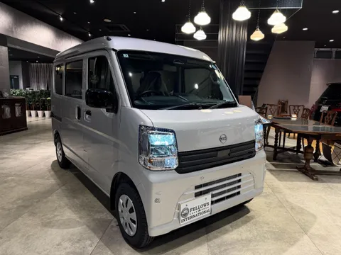 Nissan Clipper Van