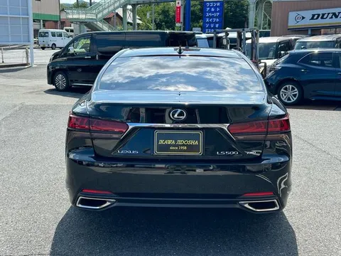 Lexus LS