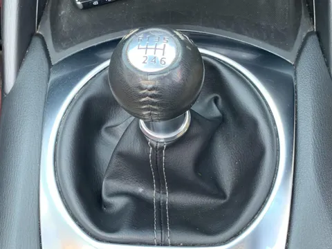 Mazda MX-5 (Roadster)