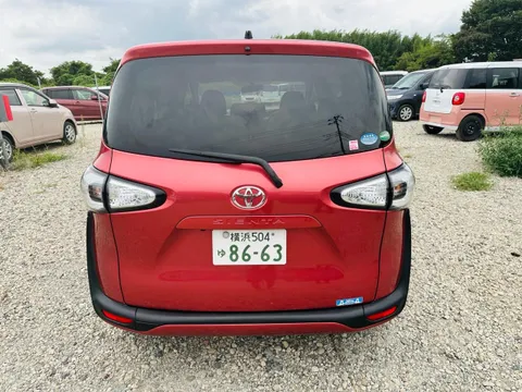 Toyota Sienta