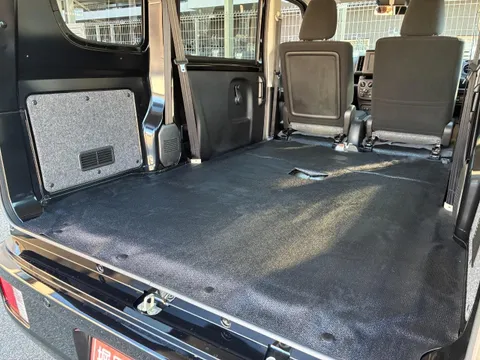Nissan Clipper Van