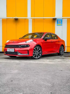 Lynk & Co 03