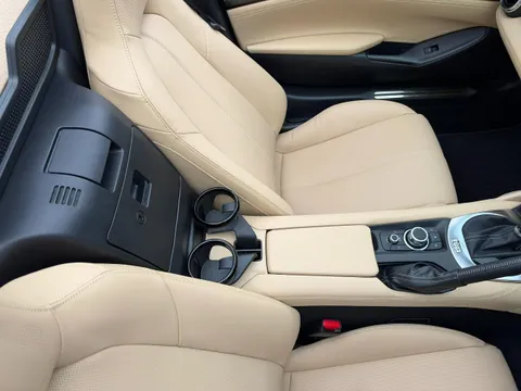 Mazda MX-5 (Roadster)