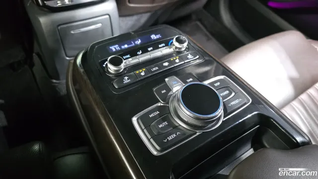 Genesis G90 (EQ900)