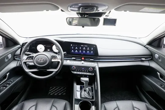 Hyundai Elantra (Avante)