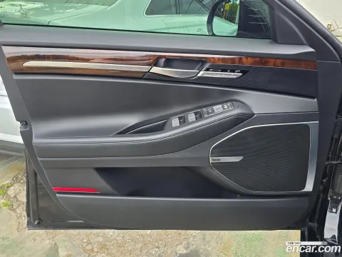 Genesis G90 (EQ900)
