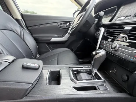Venucia T90