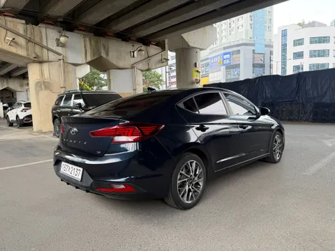 Hyundai Elantra (Avante)