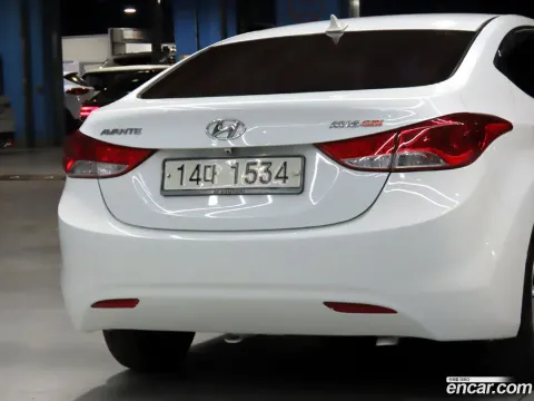Hyundai Elantra (Avante)