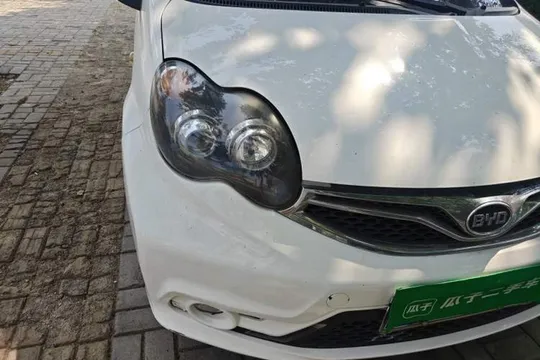 BYD F0
