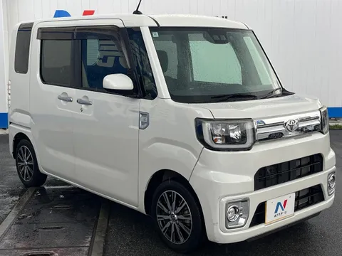 Toyota Pixis Mega