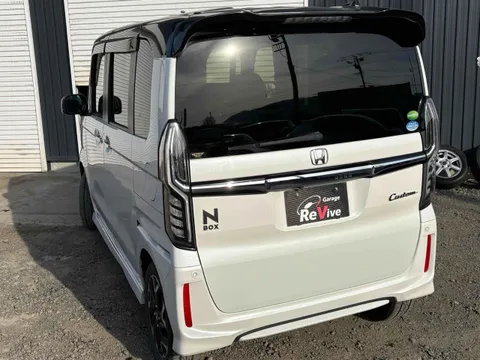 Honda N-BOX Custom