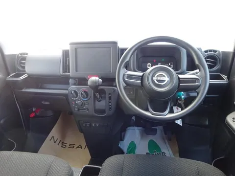 Nissan Clipper Van