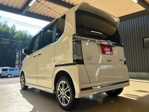 Honda N-BOX Plus Custom