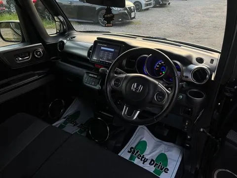 Honda N-BOX Slash