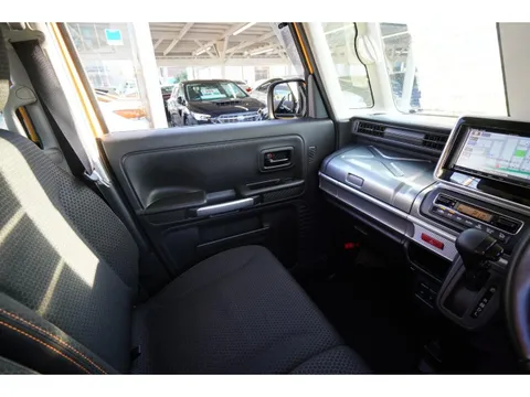 Suzuki Spacia Gear