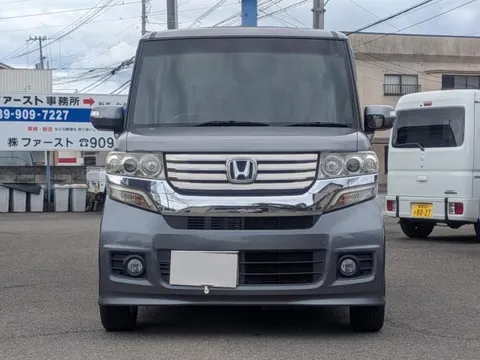 Honda N-BOX Custom