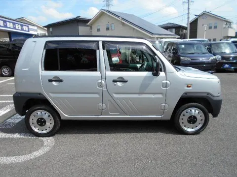 Daihatsu Naked