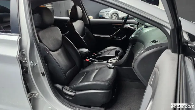 Hyundai Elantra (Avante)