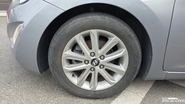 Hyundai Elantra (Avante)