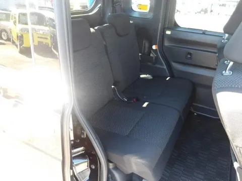 Toyota Pixis Mega