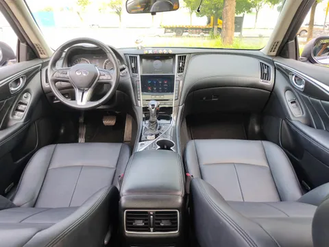 Infiniti Q50L