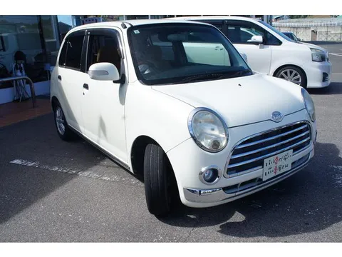 Daihatsu Mira Gino