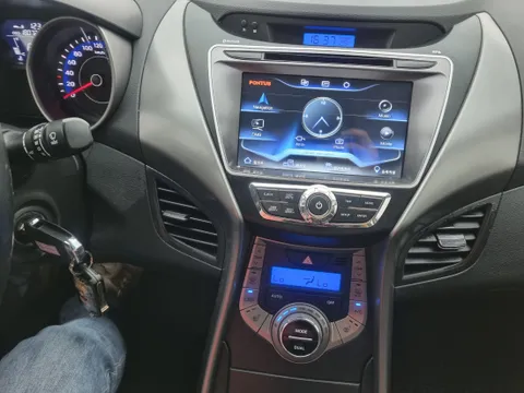 Hyundai Elantra (Avante)