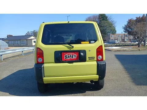 Daihatsu Naked