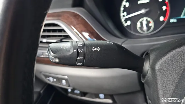 Genesis G90 (EQ900)