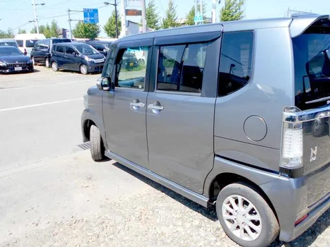 Honda N-BOX Custom