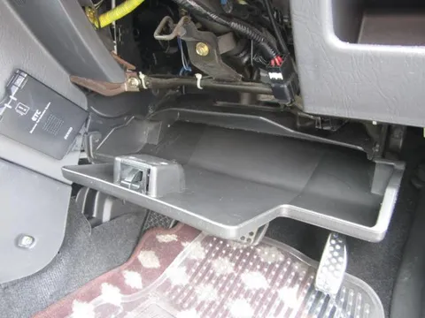 Daihatsu Mira Gino