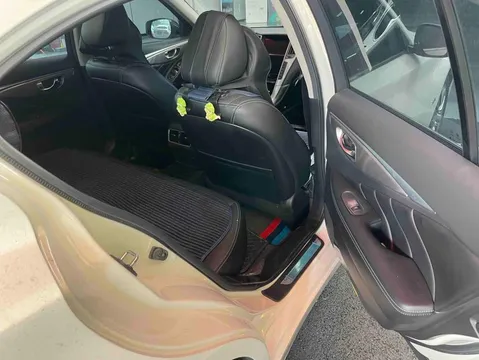 Infiniti Q50L