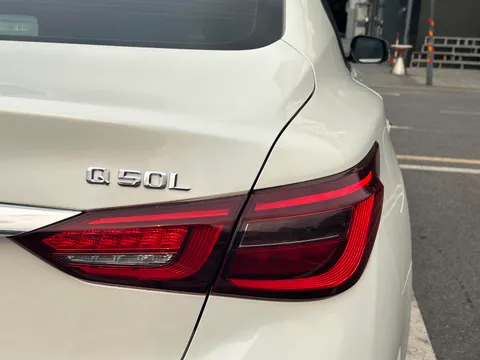 Infiniti Q50L