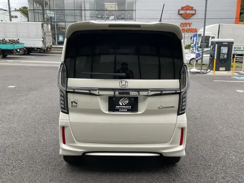 Honda N-BOX Custom