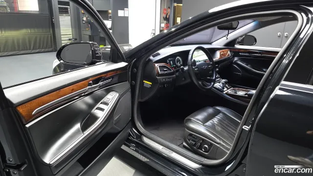 Genesis G90 (EQ900)
