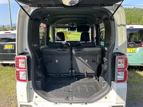 Toyota Pixis Mega