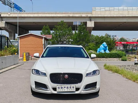 Jaguar XFL