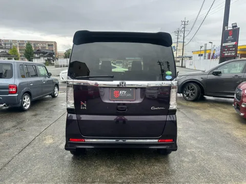 Honda N-BOX Custom