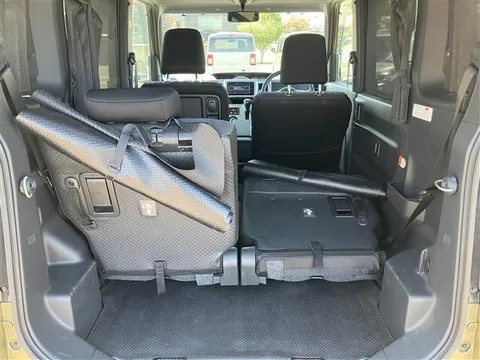 Toyota Pixis Mega