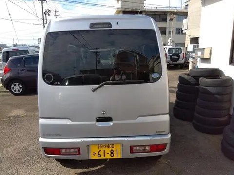 Mitsubishi Minicab Van
